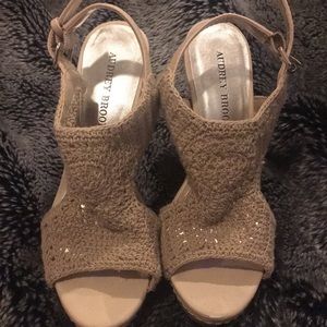 Audrey Brooke women's size 7 wedge sandals